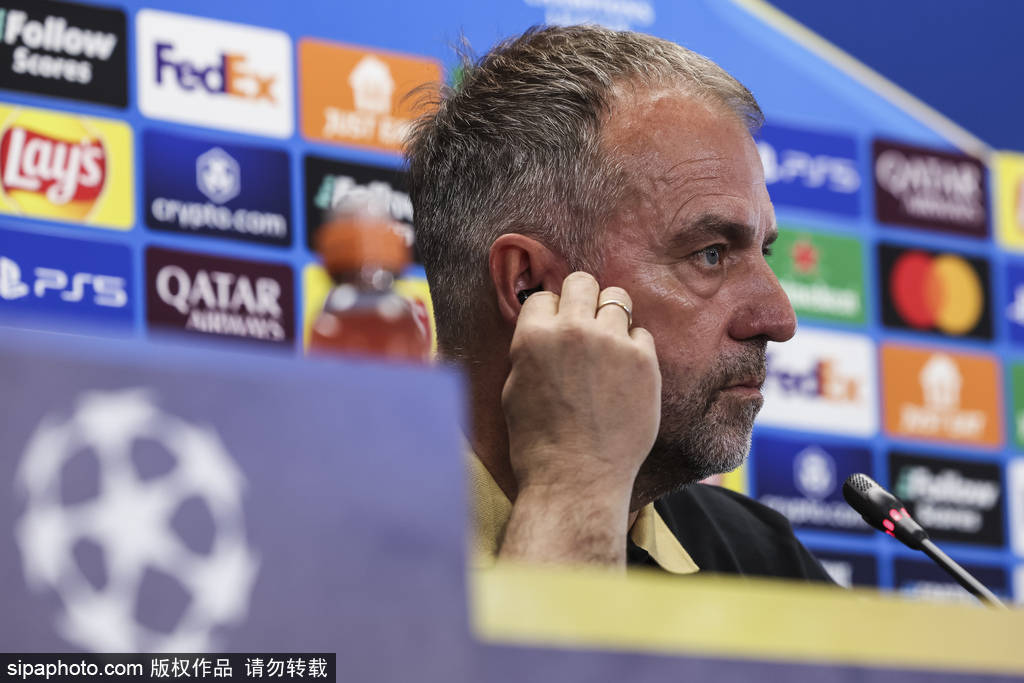 哈斯尼·弗利克怒火中烧：巴萨训练迟到风波影响半决赛？