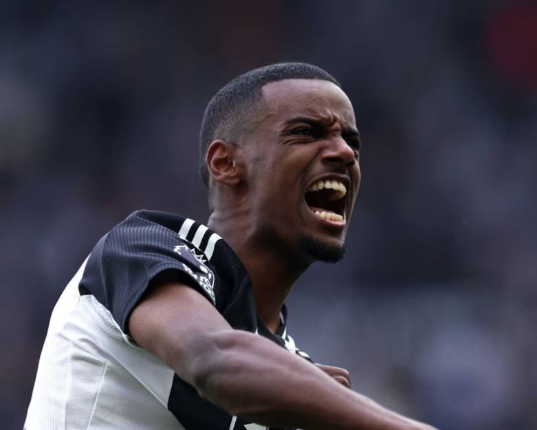 免税周薪60万英镑!曝25岁英超锋霸或加盟沙特,利物浦无缘伊萨克