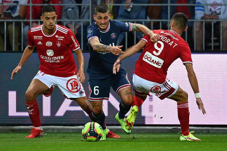 法甲对决：梅斯主场迎战斯特拉斯，排名相近争胜欲强