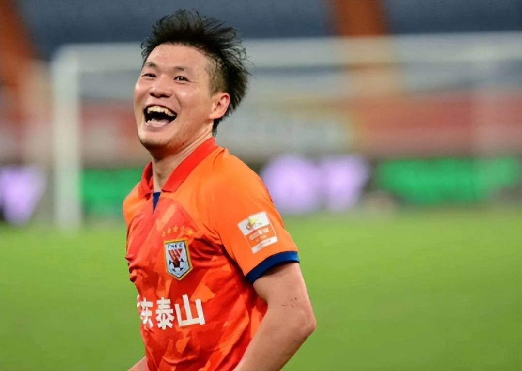 他是首位加盟意甲球队的国足名将!如今近况曝光,引发球迷热议